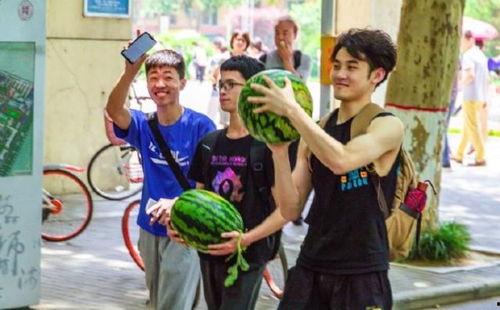 吃瓜美国大学,吃瓜群众中的独特风景