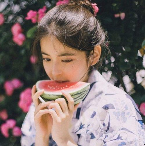 吃瓜女孩头像情侣