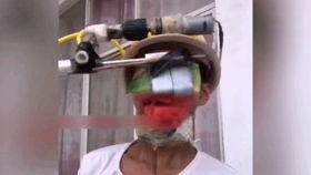 小伙发明吃瓜神器,轻松解锁夏日美味新姿势”