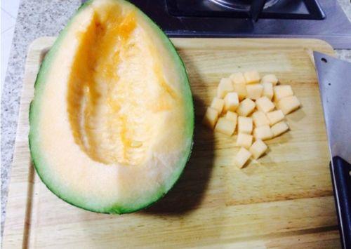 播放鳄鱼吃哈密瓜,惊心动魄的哈密瓜吞噬瞬间